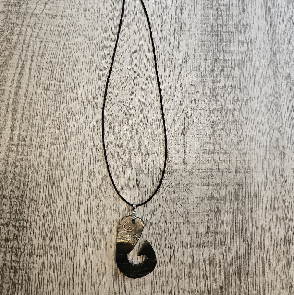 Souvenir From Bora Bora ..hook Shape Pendant..abaloni Pendant - Picture 3 of 5